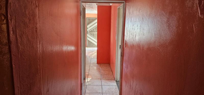 4 Bedroom Property for Sale in Ilitha Park Western Cape